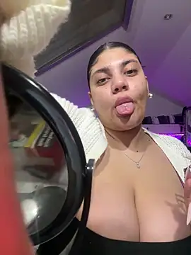 MinaKhalina online show from February 6, 2026, 7:06 pm