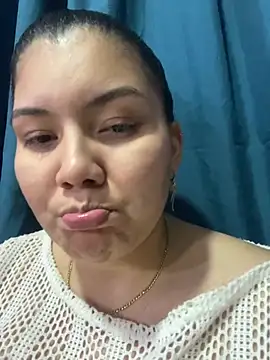 Helena-Paola online show from March 13, 2026, 4:52 am