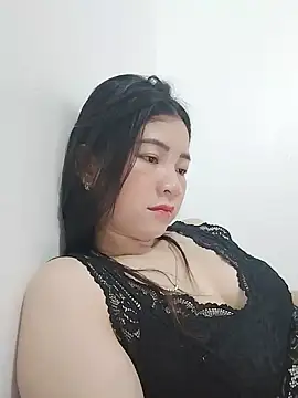 LoveLillyy69 online show from June 6, 2026, 2:11 pm