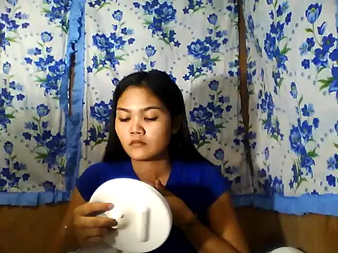 PinaySkinnyJust18 online show from April 16, 2026, 10:01 pm