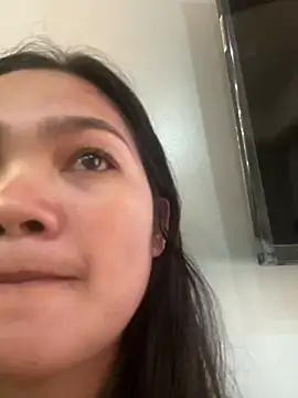 PinaySkinnyJust18 online show from April 20, 2026, 12:02 am