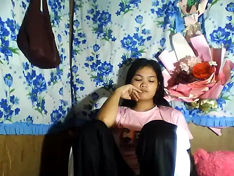 PinaySkinnyJust18 online show from May 25, 2026, 9:54 pm