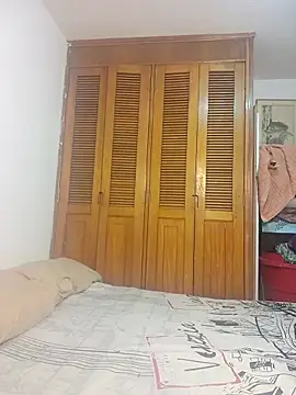 auroracandelax online show from March 17, 2026, 5:27 pm