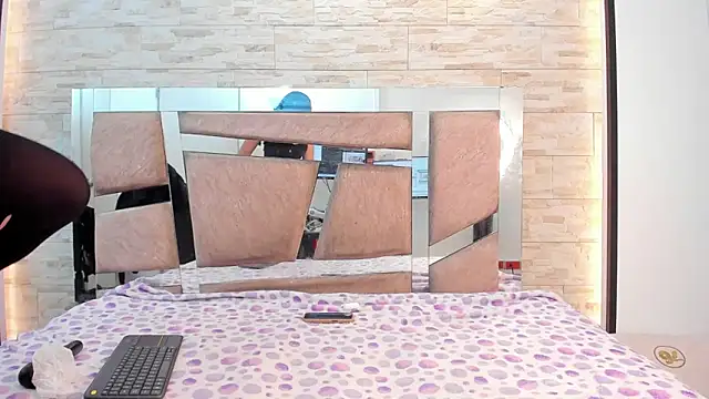 kendall grace online show from April 22, 2026, 11:34 am