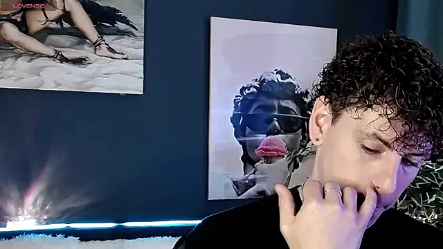 Snapshot of TylerGibson chatting on June 27, 2026, 9:14 am TylerGibson online show from June 27, 2026, 9:14 am