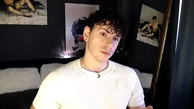 Snapshot of TylerGibson chatting on July 16, 2026, 4:40 am TylerGibson online show from July 16, 2026, 4:40 am