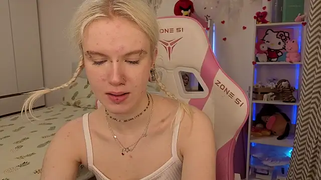 Snapshot of Mia_WaterFall chatting on February 25, 2026, 3:16 am Mia WaterFall online show from February 25, 2026, 3:16 am