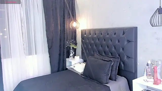 isabella nowa online show from March 24, 2026, 11:59 am