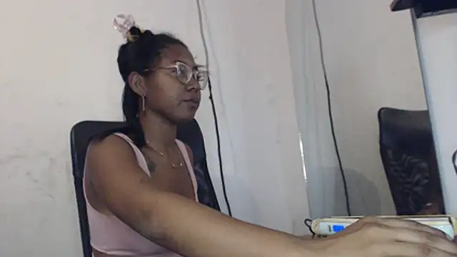 Snapshot of girl_sexy27 chatting on February 13, 2026, 7:21 pm girl sexy27 online show from February 13, 2026, 7:21 pm