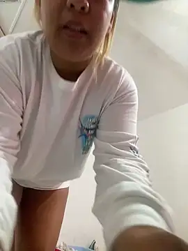 veronica414 online show from March 18, 2026, 12:19 pm