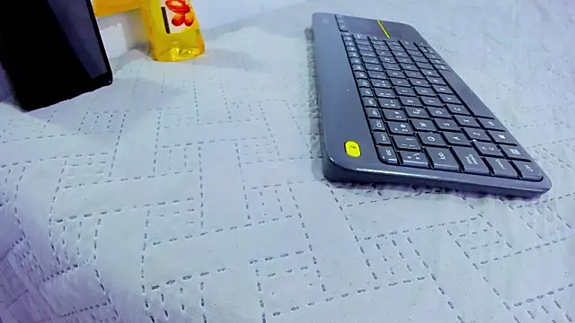 Snapshot of Outlook2053 chatting on February 10, 2026, 7:51 pm Outlook2053 online show from February 10, 2026, 7:51 pm