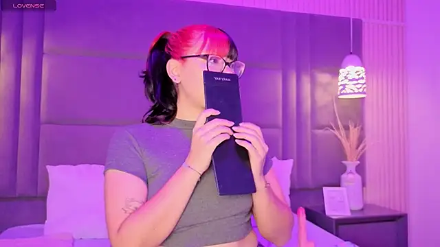 EllieNeptune  online show from February 22, 2026, 7:56 pm