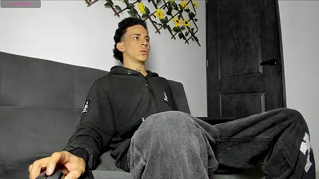 Maxxx bigcockx online show from April 15, 2026, 1:34 am