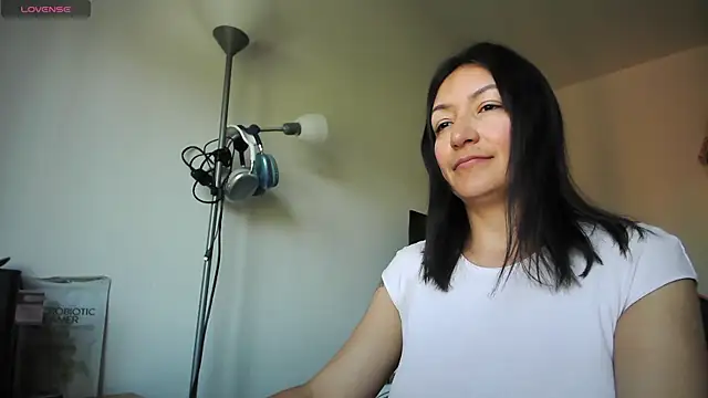 Yulian Milf online show from May 28, 2026, 9:17 am
