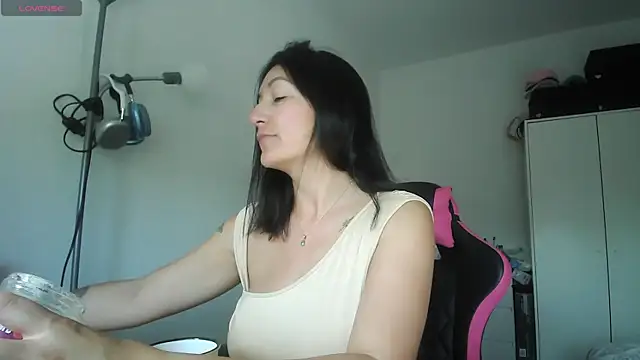 Yulian Milf online show from May 31, 2026, 2:46 pm