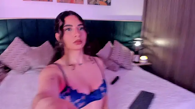 Snapshot of IrinaBlanc chatting on February 22, 2026, 1:29 am IrinaBlanc online show from February 22, 2026, 1:29 am