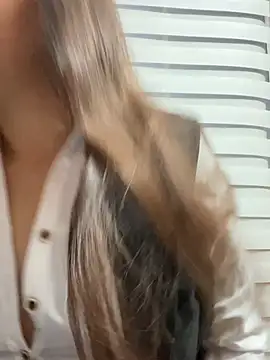 Snapshot of A-uroora chatting on February 22, 2026, 10:58 am A-uroora online show from February 22, 2026, 10:58 am