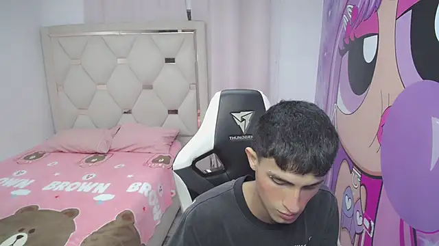 Akyra latinn online show from January 17, 2026, 4:11 pm