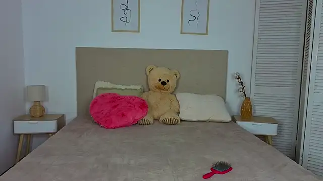 Silena sky online show from February 15, 2026, 1:52 pm