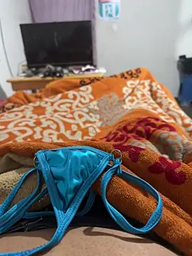 Snapshot of Escanor1201 chatting on February 16, 2026, 2:18 am Escanor1201 online show from February 16, 2026, 2:18 am