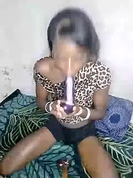 Chocolate Queenxx03 online show from April 28, 2026, 5:01 am