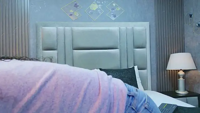 Snapshot of RoxanaAngel chatting on February 19, 2026, 12:45 pm RoxanaAngel online show from February 19, 2026, 12:45 pm