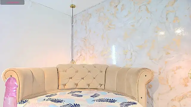 Snapshot of tifanibrown chatting on February 14, 2026, 1:30 pm tifanibrown online show from February 14, 2026, 1:30 pm