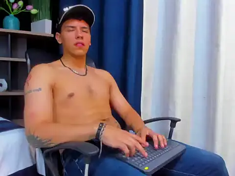 Tobias Vega online show from February 15, 2026, 2:30 am