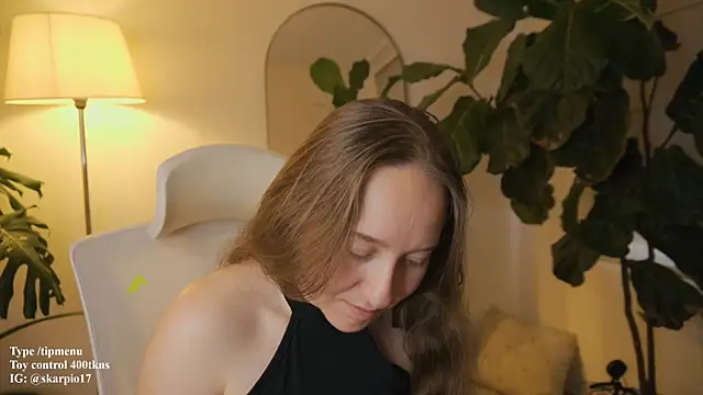 Snapshot of Scarlett_NoirMuse chatting on February 20, 2026, 9:59 pm Scarlett NoirMuse online show from February 20, 2026, 9:59 pm