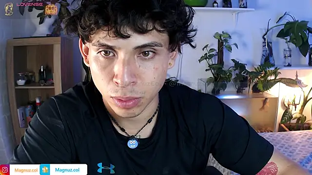 Snapshot of Magnuz_Col chatting on June 27, 2026, 2:49 am Magnuz Col online show from June 27, 2026, 2:49 am
