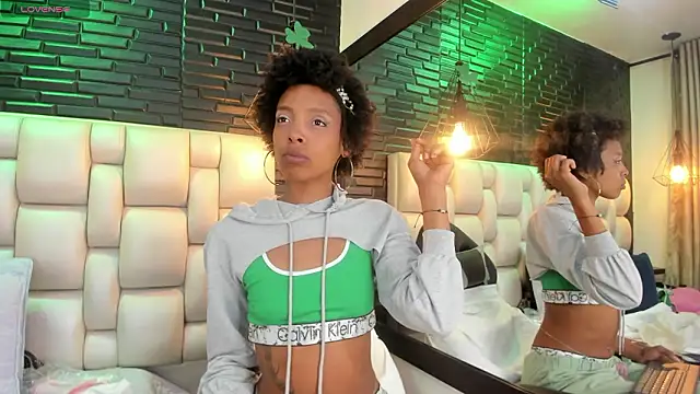 Afrodita Greenn online show from March 19, 2026, 7:23 am