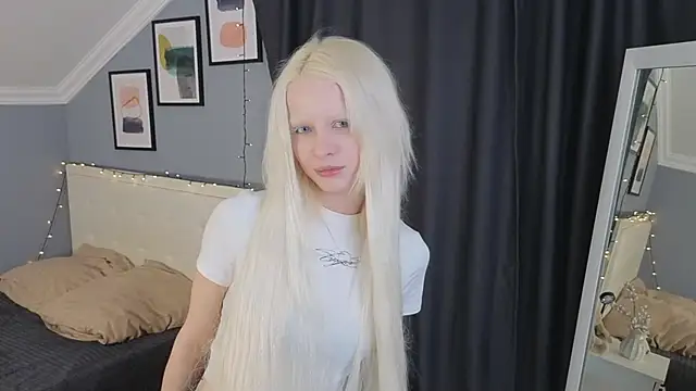 Snapshot of Naomi_Demio chatting on March 11, 2026, 11:38 am Naomi Demio online show from March 11, 2026, 11:38 am