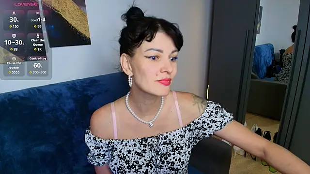 Snapshot of Agata__Moore chatting on June 7, 2026, 1:54 am Agata Moore online show from June 7, 2026, 1:54 am