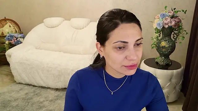 Snapshot of LovelyBeatrice chatting on February 6, 2026, 5:56 am LovelyBeatrice online show from February 6, 2026, 5:56 am