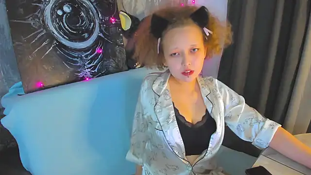 Snapshot of Senya_Sol chatting on May 8, 2026, 12:49 am Senya Sol online show from May 8, 2026, 12:49 am