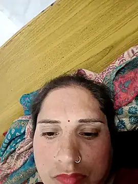 Cute-karisma1234 online show from February 22, 2026, 2:26 pm