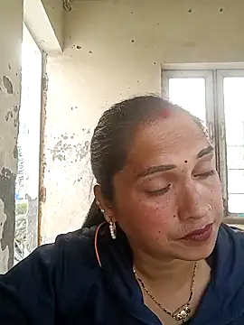 Cute-karisma1234 online show from March 5, 2026, 1:56 am