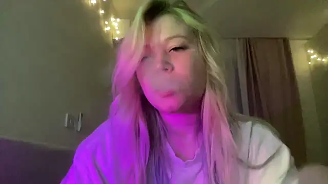 Lulu Di online show from March 30, 2026, 7:26 pm