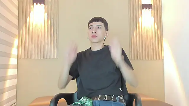 lian cameron online show from February 17, 2026, 3:58 am