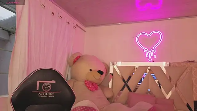 Snapshot of SABRIINA_TAY chatting on March 24, 2026, 11:37 am SABRIINA TAY online show from March 24, 2026, 11:37 am