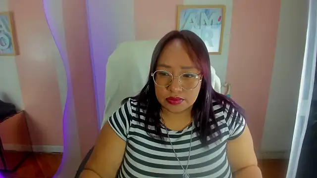 Snapshot of Shara_Oz chatting on February 5, 2026, 3:11 am Shara Oz online show from February 5, 2026, 3:11 am