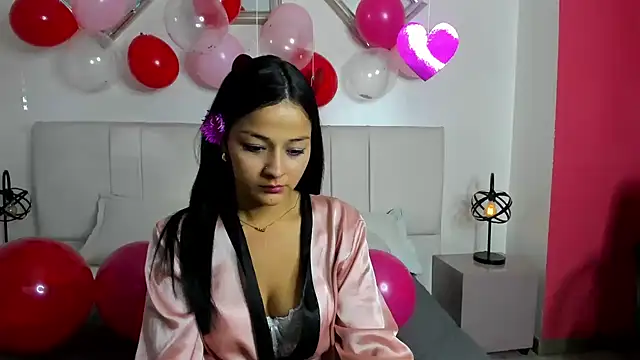 Snapshot of Minibombom chatting on February 11, 2026, 7:52 pm Minibombom online show from February 11, 2026, 7:52 pm