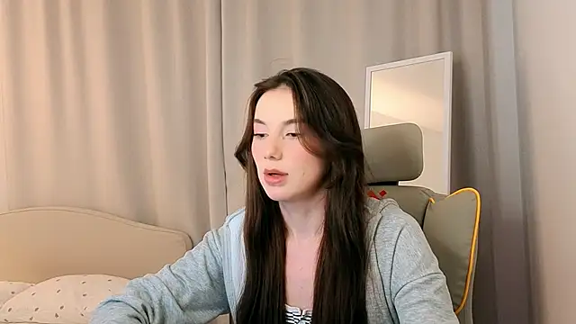 ssandralovin online show from February 17, 2026, 7:53 pm