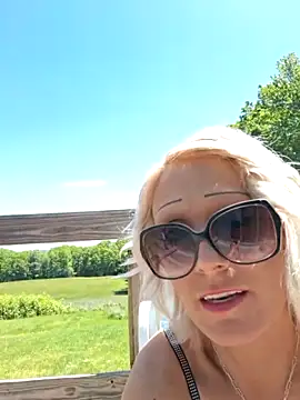 BeautifulFire23 online show from June 3, 2026, 4:23 pm