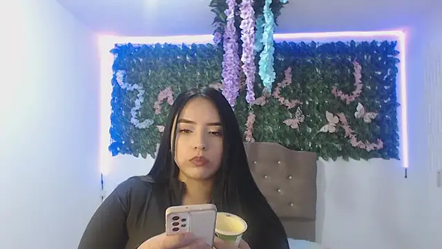 adara cute 69 online show from February 10, 2026, 6:56 pm