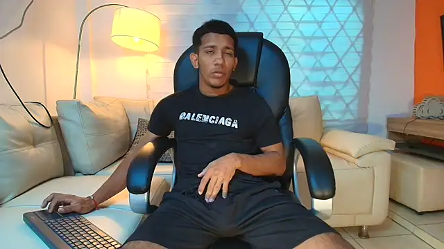 ricky spensar23cm  online show from March 31, 2026, 1:29 am