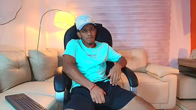 ricky spensar23cm  online show from April 13, 2026, 1:22 am