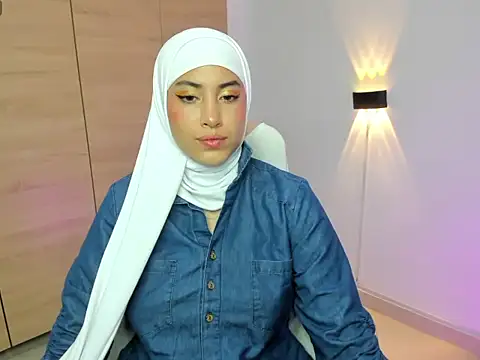 LAY LA  online show from March 26, 2026, 9:09 pm