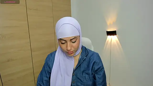 LAY LA  online show from July 22, 2026, 10:23 pm