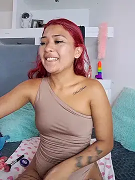 Layla em online show from March 10, 2026, 12:32 pm